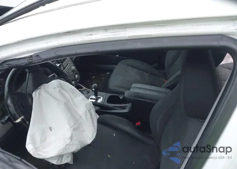 2012 Mitsubishi Galant Fe z USA, uszkodzony, nr VIN 4A32B2FF7CE011561